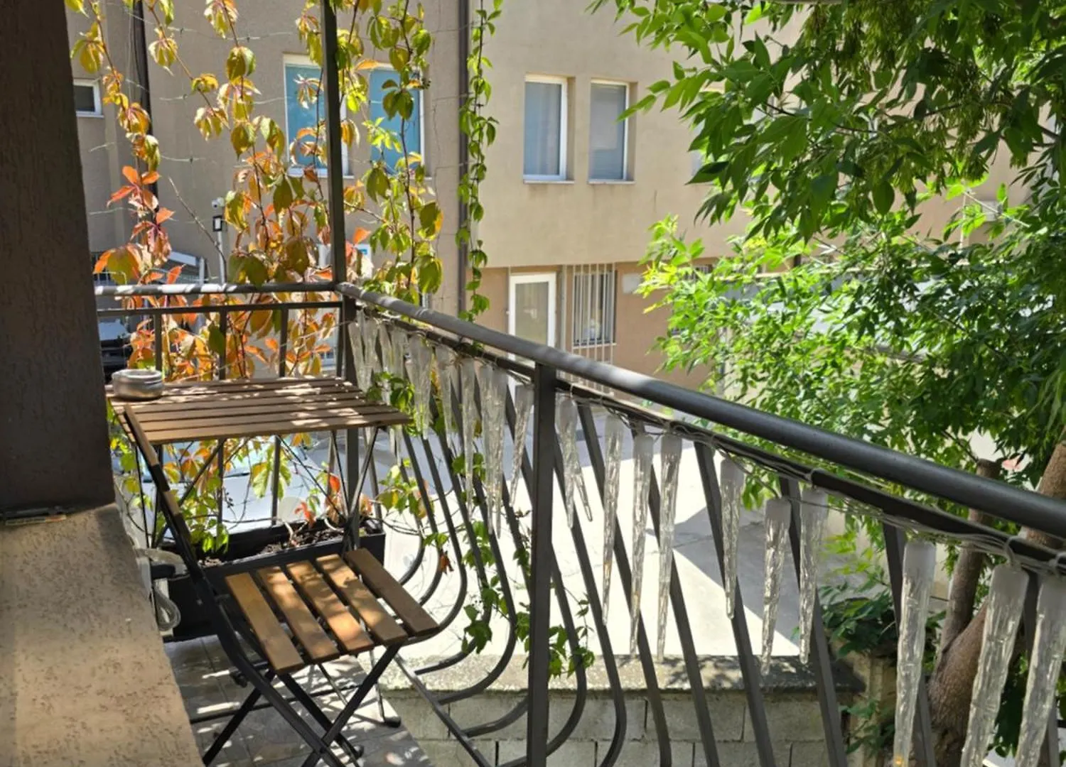 Cozy Apartment With Balcony, 5 Min Away From The Beach- Part Of The Family 'Vicki Apart Varna