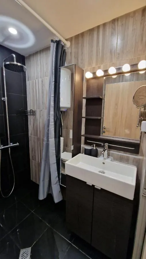 Cozy Apartment With Balcony, 5 Min Away From The Beach- Part Of The Family 'Vicki Apart Varna 0*,